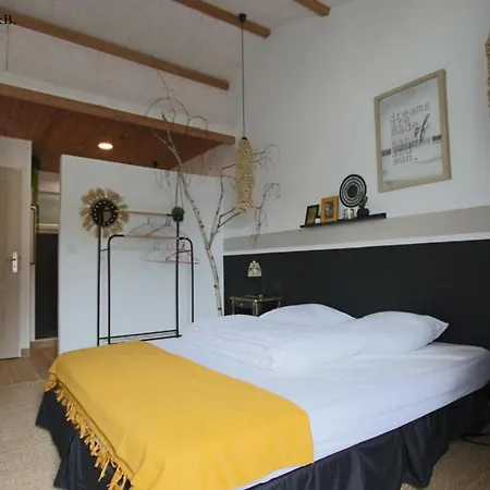 別荘 House On The Island Of Oleron Near The Cotiniere サン・ピエール・ドレロン